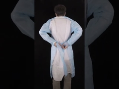 अस्पताल/क्लिनिक उपयोग एकमुश्त सीपीई सुरक्षात्मक कपड़े अंगूठे के साथ कंधे चिकित्सा उपयोग प्लास्टिक गाउन